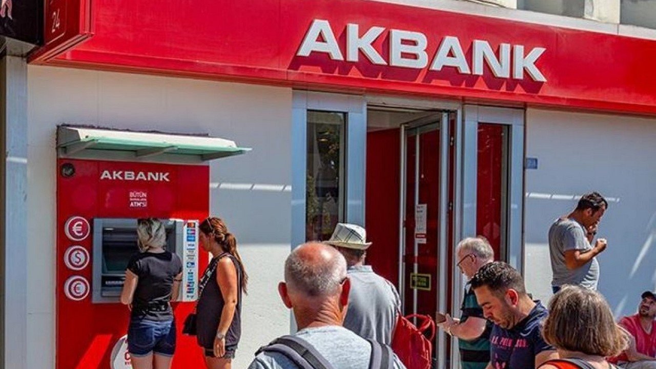 Akbank duyurdu: 100.000 TL borç kapatma kredisi devam edecek