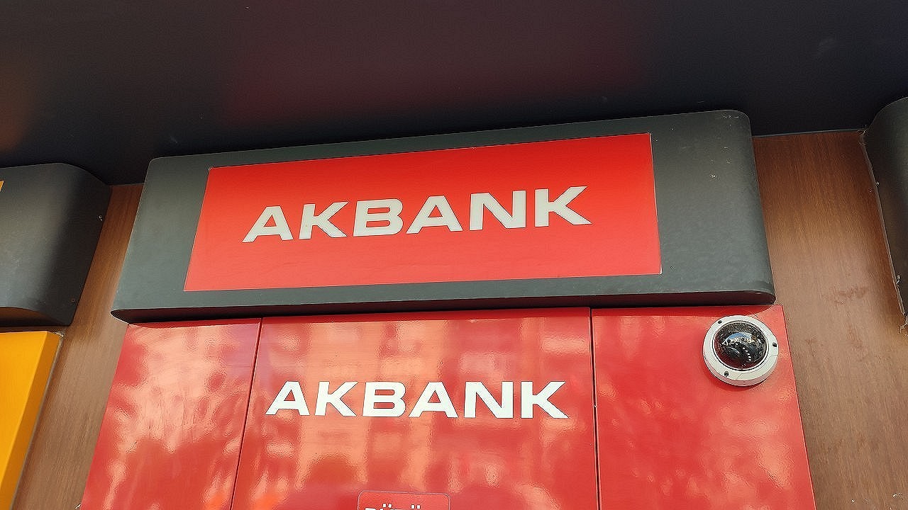 Akbank mobilden gelenlere 0.99 faizli kredi veriyor!