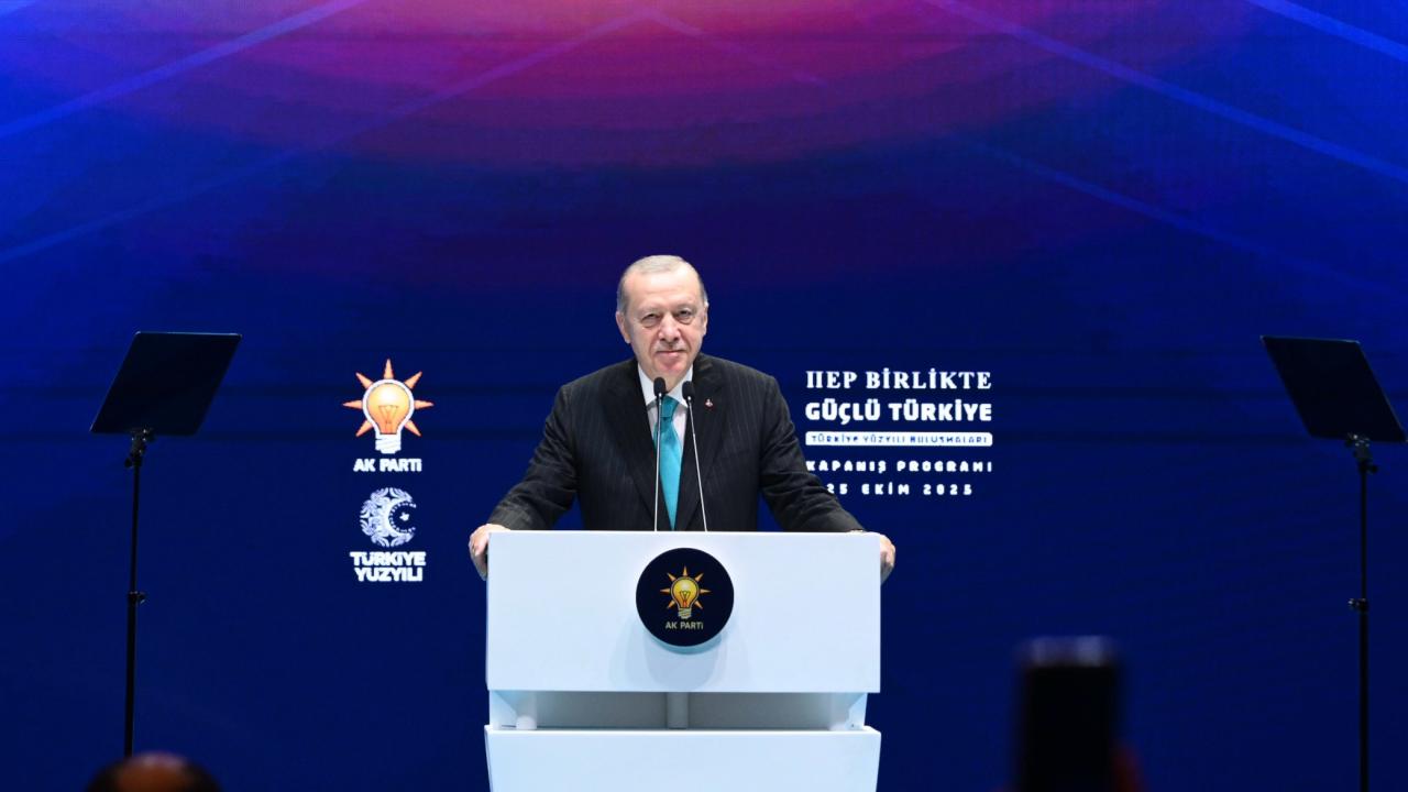 Sigorta Girişi 2000’li Yıllarda Olanlar Dikkat: Emeklilikte Yaş Şartı Sil Baştan Yazılıyor! İşte Kademeli Emekliliğin En Çok Konuşulan Yaş Tablosu.
